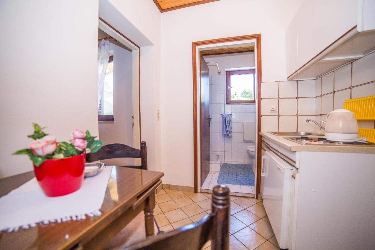 Apartments Pahljina Palit Dış mekan fotoğraf