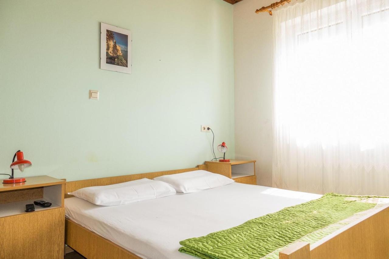 Apartments Pahljina Palit Dış mekan fotoğraf
