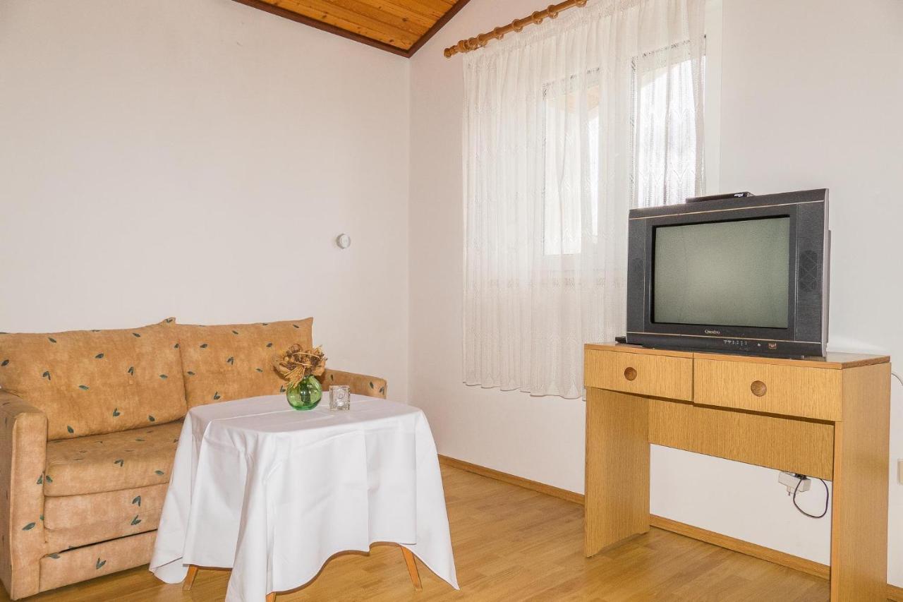 Apartments Pahljina Palit Dış mekan fotoğraf